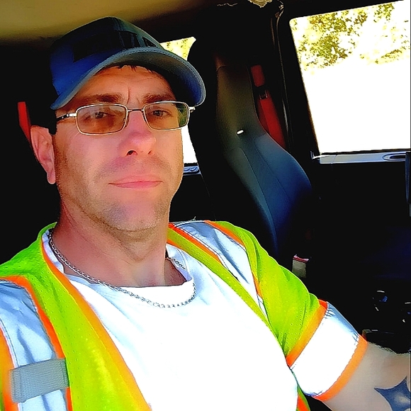 Meet your Posher, Chris - Picture 1 of 1